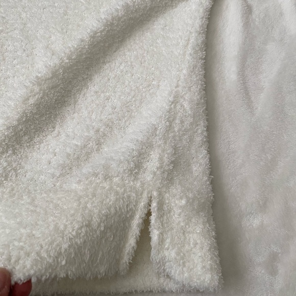 ⭐️ Stars Above Ivory Fuzzy Sweater XS - Picture 6 of 10